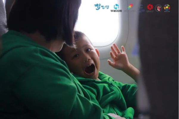 两幼童英勇护家,守护希望与未来 两幼童英勇护家,守护希望与未来